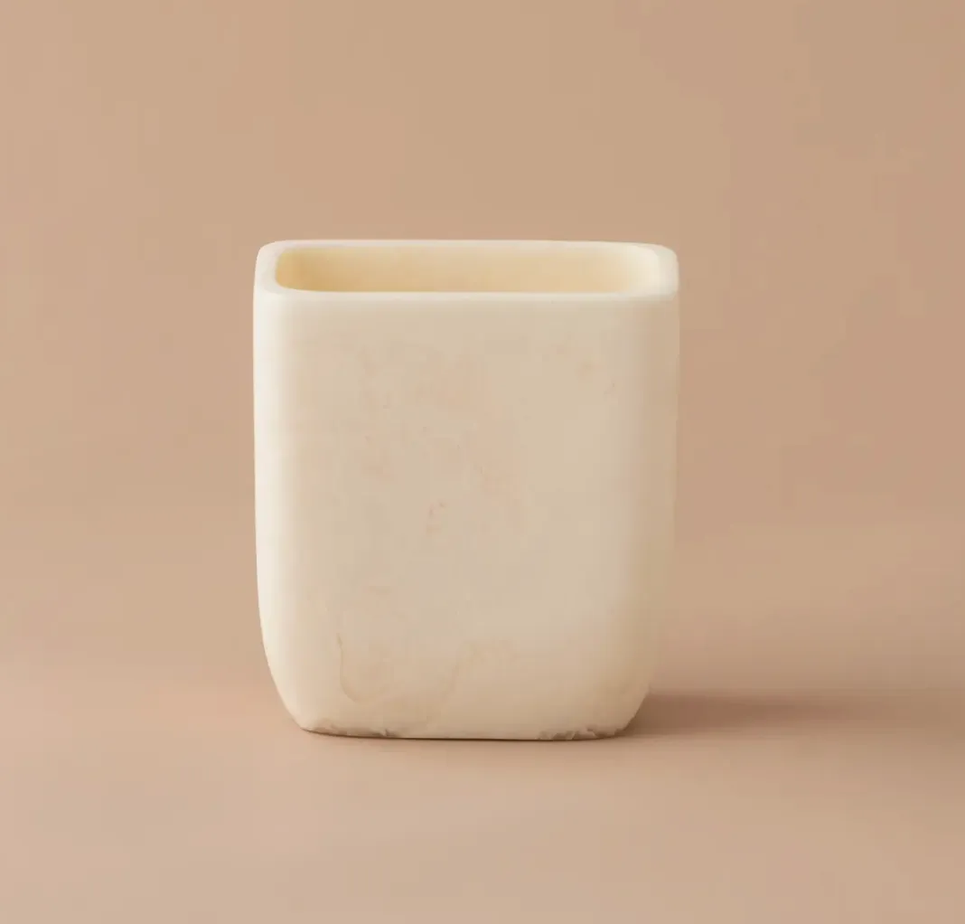 Resin toothbrush holder, marshmallow